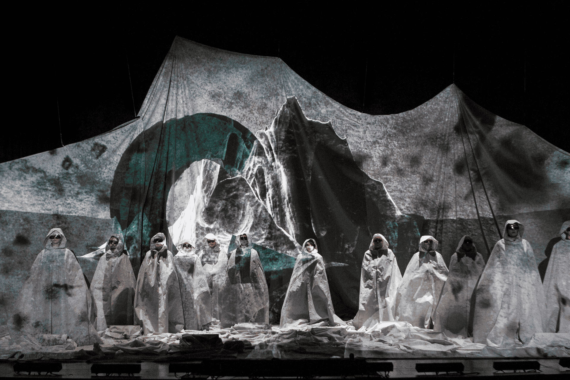 Cervantino. Hotel Pro Forma presenta NeoArctic en Auditorio del Estado Guanajuato – performance visual y musica.