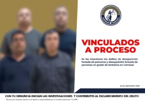 Cuatro policías municipales de Cortazar, Guanajuato, fueron detenidos y vinculados a proceso por su presunta participación en la desaparición forzada de cinco personas. Tres víctimas fueron localizadas con vida y continúan las búsquedas para las dos restantes.