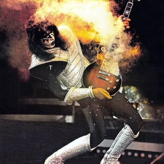 Muere Ace Frehley, guitarrista fundador de KISS y leyenda del rock, a los 74 años