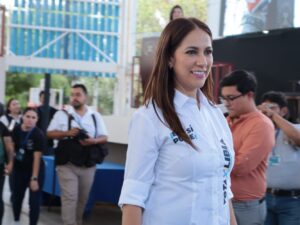 Padre pistolas debe de ser sancionado