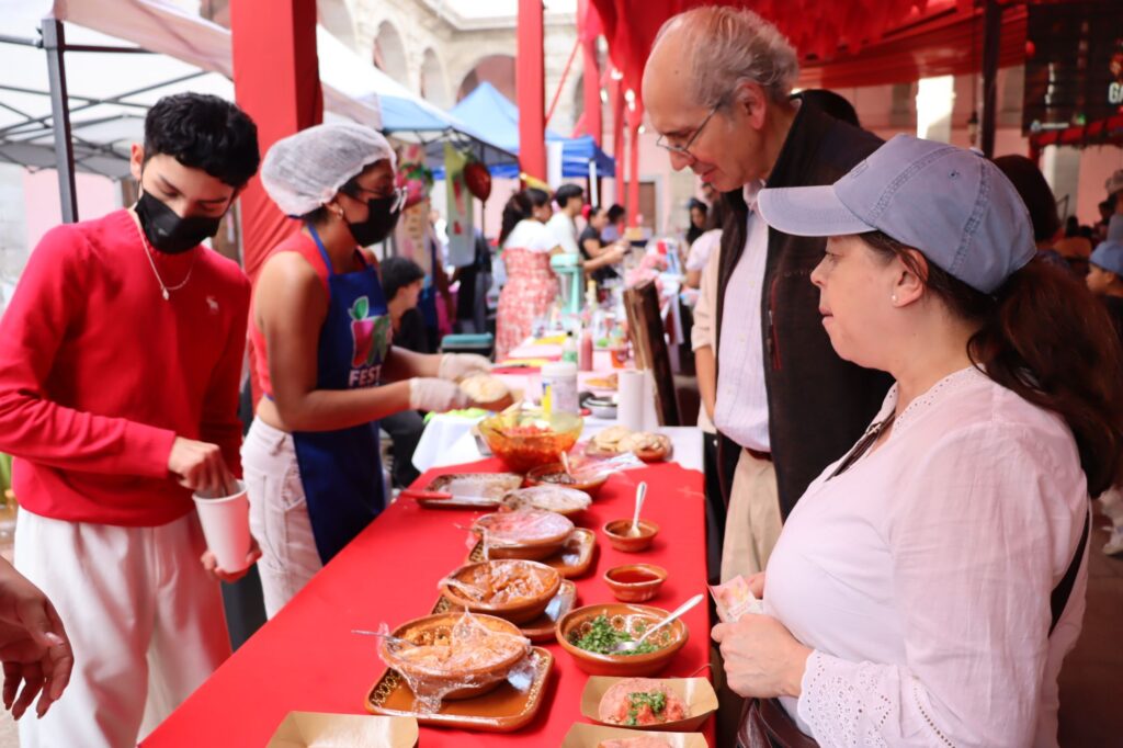 “La Fresa de Oro” corona éxito del Festival de la Fresa 2025, el campo irapuatense y la identidad de una ciudad