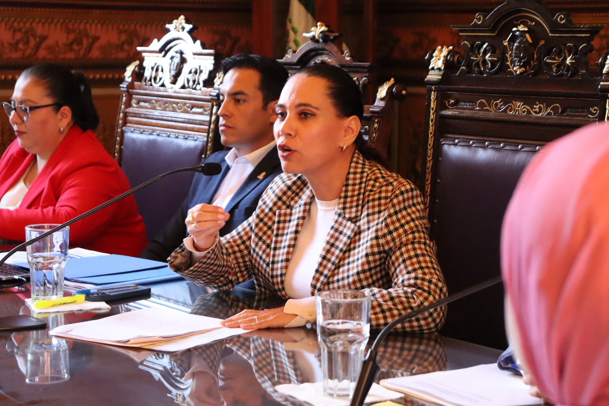 Lorena Alfaro reta a regidor de Morena a denunciar corrupción y exige pruebas en el Ayuntamiento de Irapuato