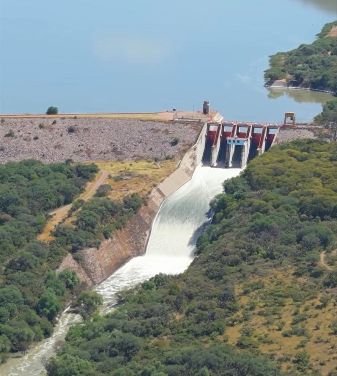 si es verdaderamente un interés legítimo por el proyecto conocer más del proyecto, nosotros estamos abiertos al diálogo, si ya persiguen otro tipo de intereses seguramente vamos a seguir viendo este tipo de manifestación