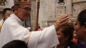 Obispo de Irapuato cuestiona viaje a Madrid: “Antes de atraer turismo, hay que limpiar la casa”