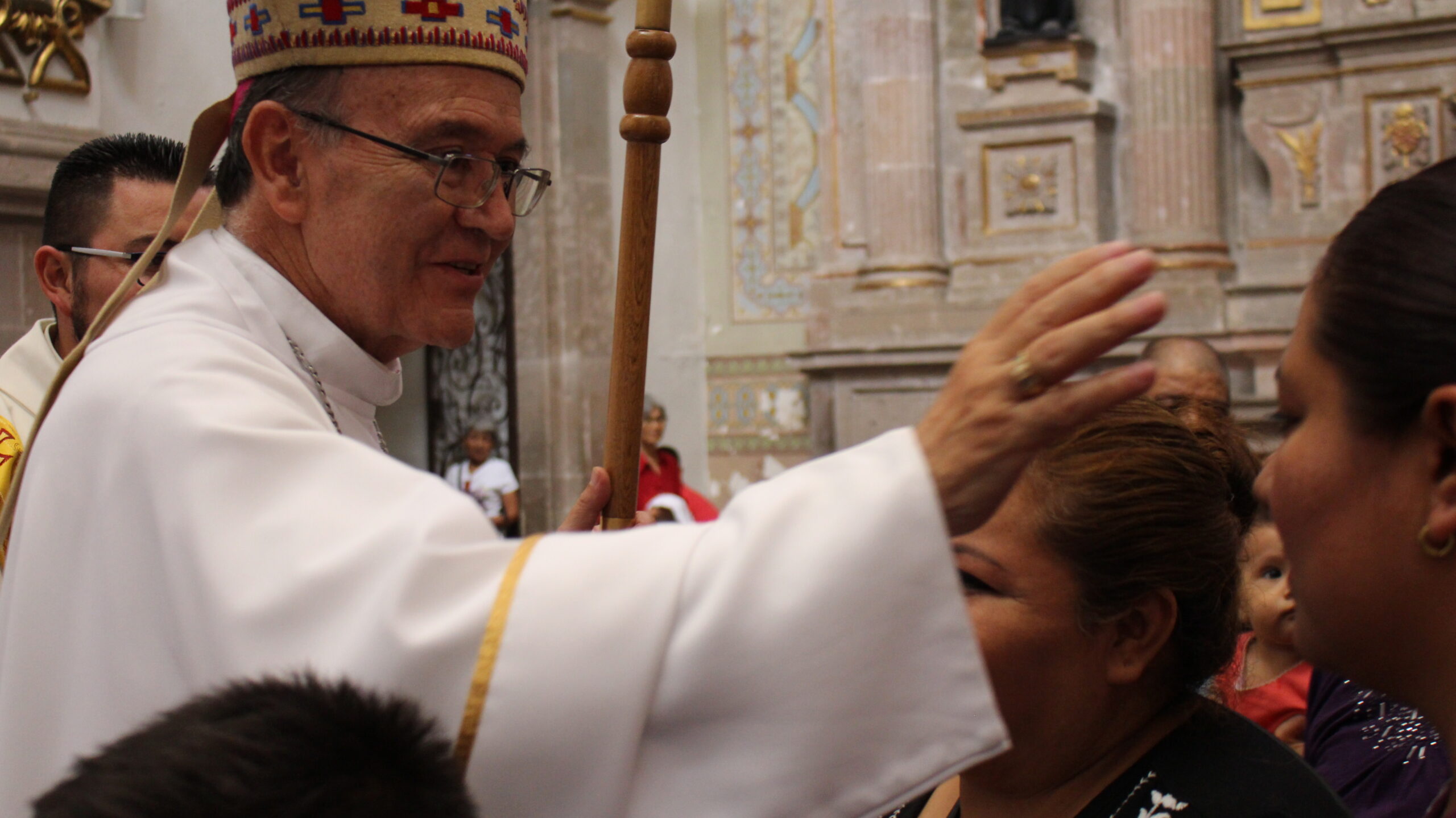 Obispo de Irapuato cuestiona viaje a Madrid: “Antes de atraer turismo, hay que limpiar la casa”