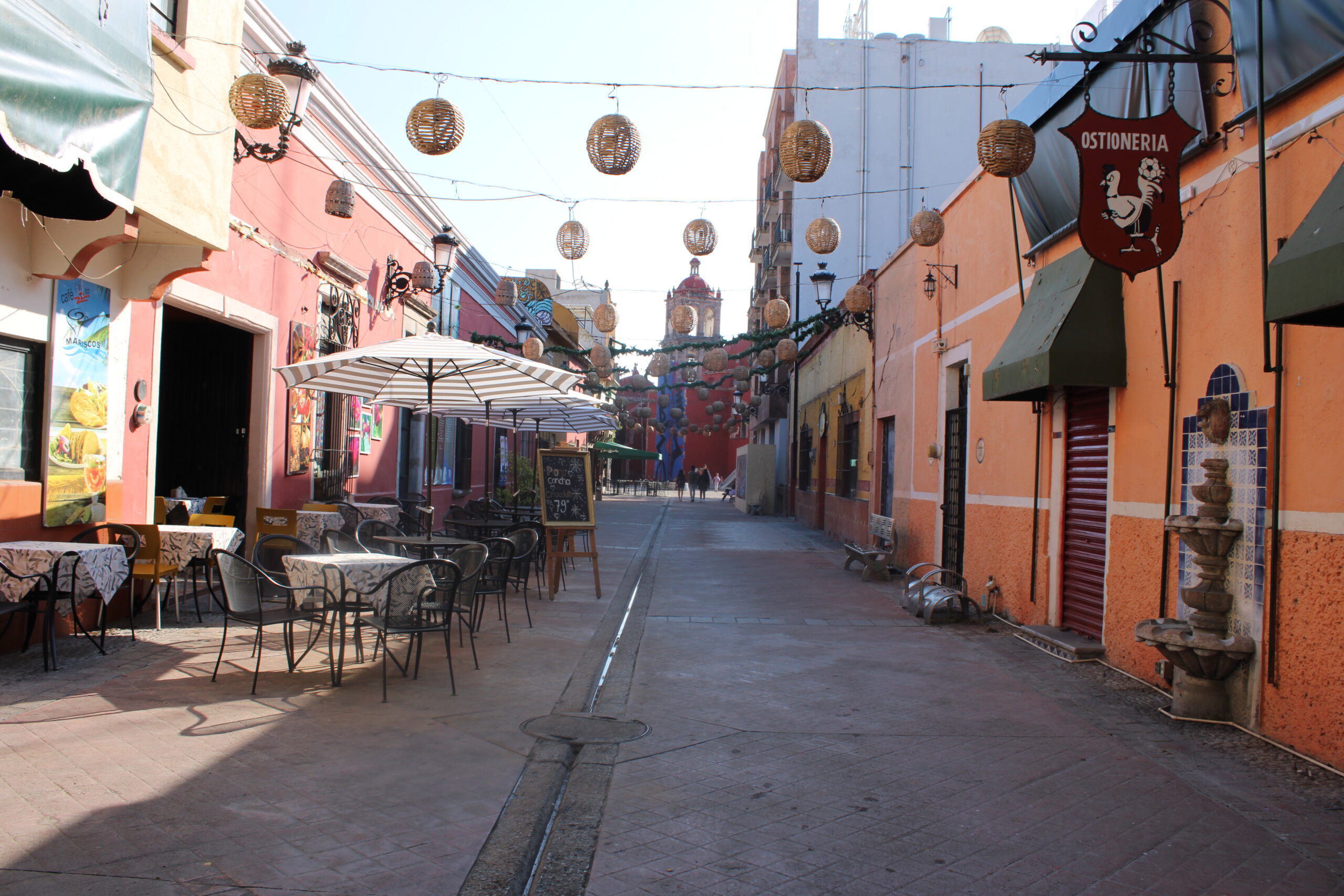 De madrugada y sin aviso: retiran estructuras a restaurantes de Berriozábal, en Irapuato