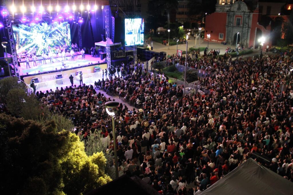 Majo Aguilar conquista Irapuato con un concierto lleno de amor y mariachi en el Día de San Valentín
