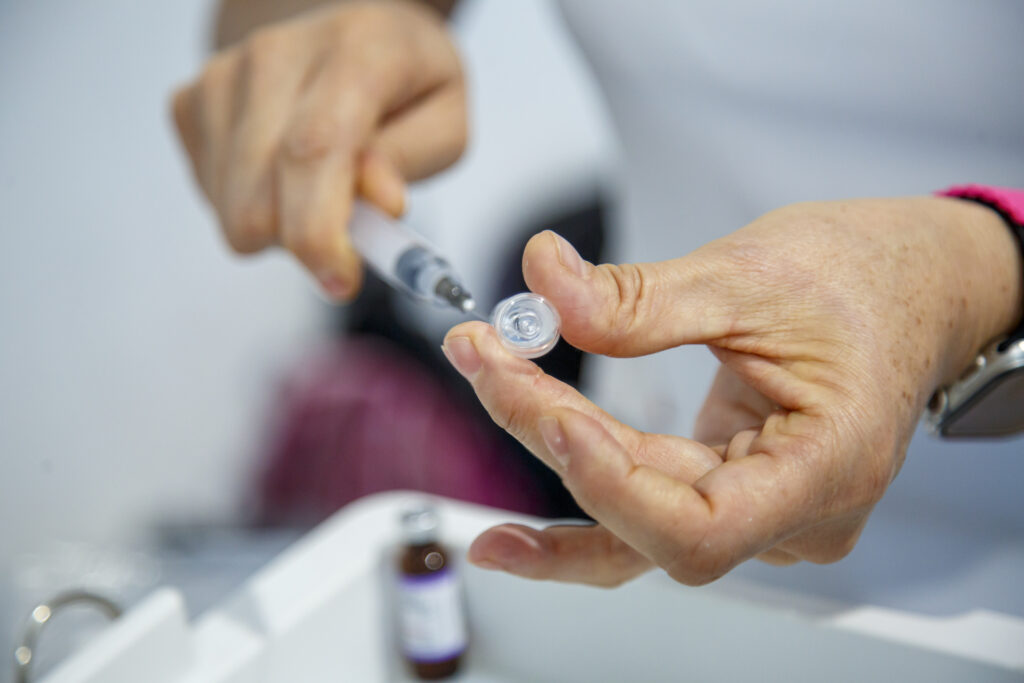 ¿Por qué no debes vacunarte contra el sarampión si estás embarazada? Esto explica Salud Guanajuato