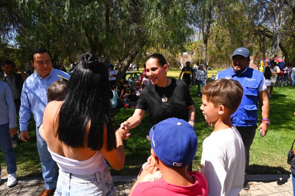 DÍA DE LA FAMILIA EN IRAPUATO REÚNE A CIENTOS EN EL ZOOIRA 