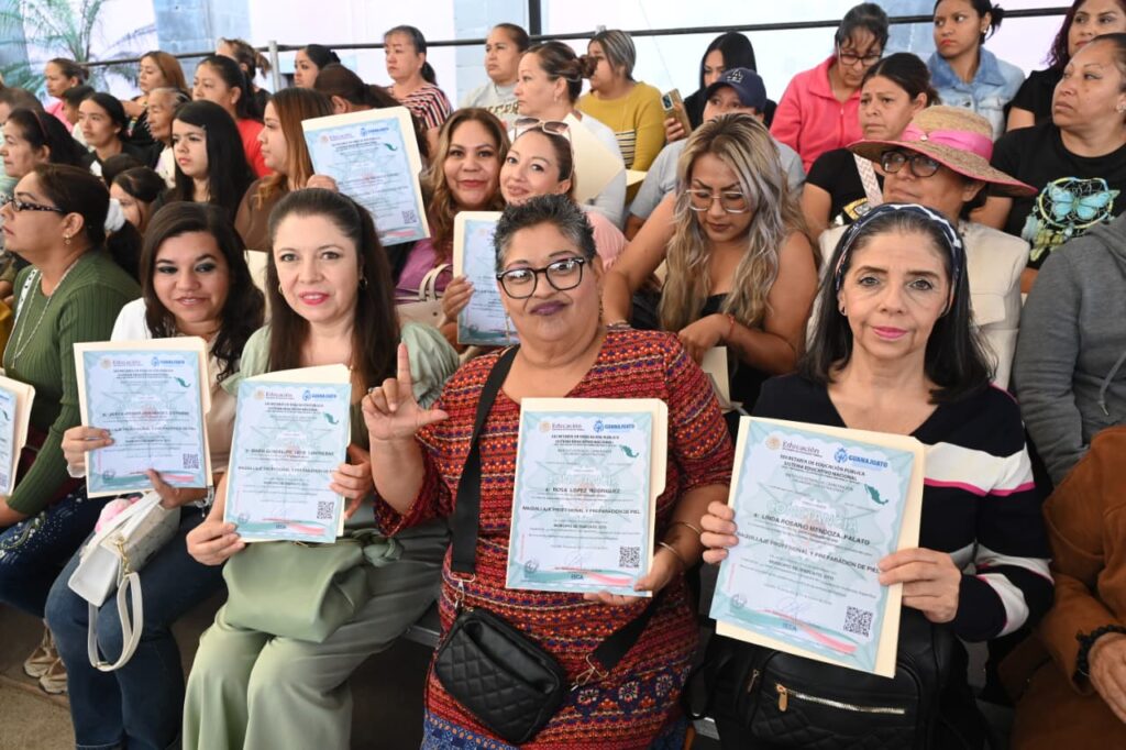 IRAPUATO IMPULSA PROGRAMA "EMPLEO PARA TODOS"; 378 PERSONAS RECIBEN CAPACITACIÓN LABORAL 