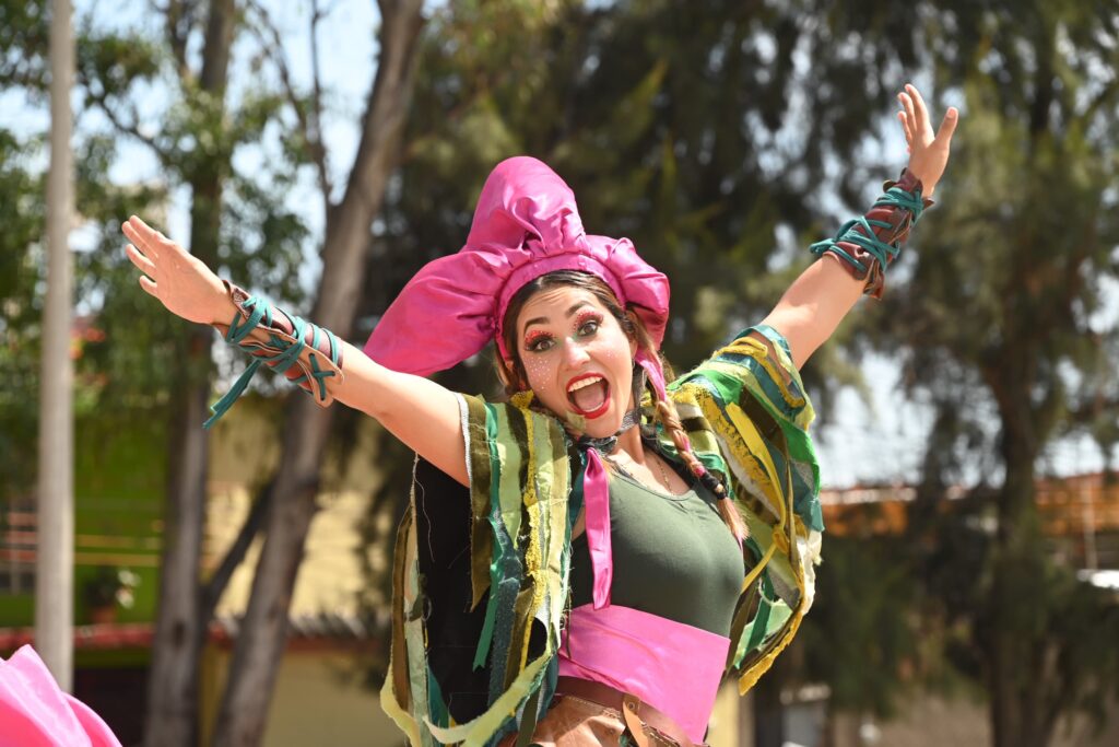 SAN ANTONIO CHICO SE LLENA DE FIESTA: LLEVAN EL AMBIETNE DE LA FERIA DE LAS FRESAS A COMUNIDADES RURALES