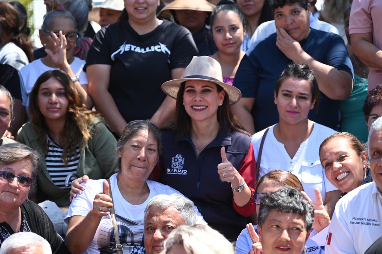 DISFRUTAN IRAPUATENSES DE PARQUE REHABILITADO EN EL MERCADO BENITO JUÁREZ