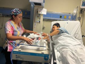 Nacen trillizos en Irapuato: Kaleb, Belén y Zoé emocionan al Hospital Materno Infantil