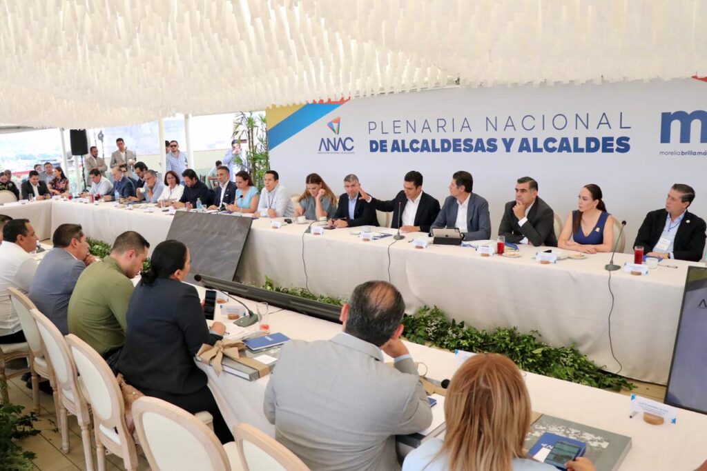 PARTICIPA LORENA ALFARO, ALCALDESA DE IRAPUATO, EN REUNIÓN PLENARIA DE ALCALDES