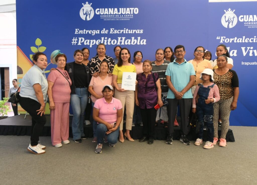 UNIDOS POR EL PATRIMONIO DE LAS FAMILIAS: MUNICIPIO Y ESTADO ENTREGAN ESCRITURAS A IRAPUATENSES
