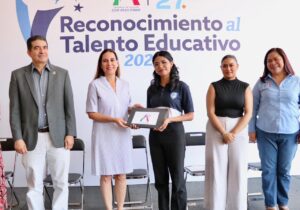 IMPULSAN TALENTO DE JUVENTUDES IRAPUATENSES CON ENTREGA DE EQUIPOS TECNOLÓGICOS