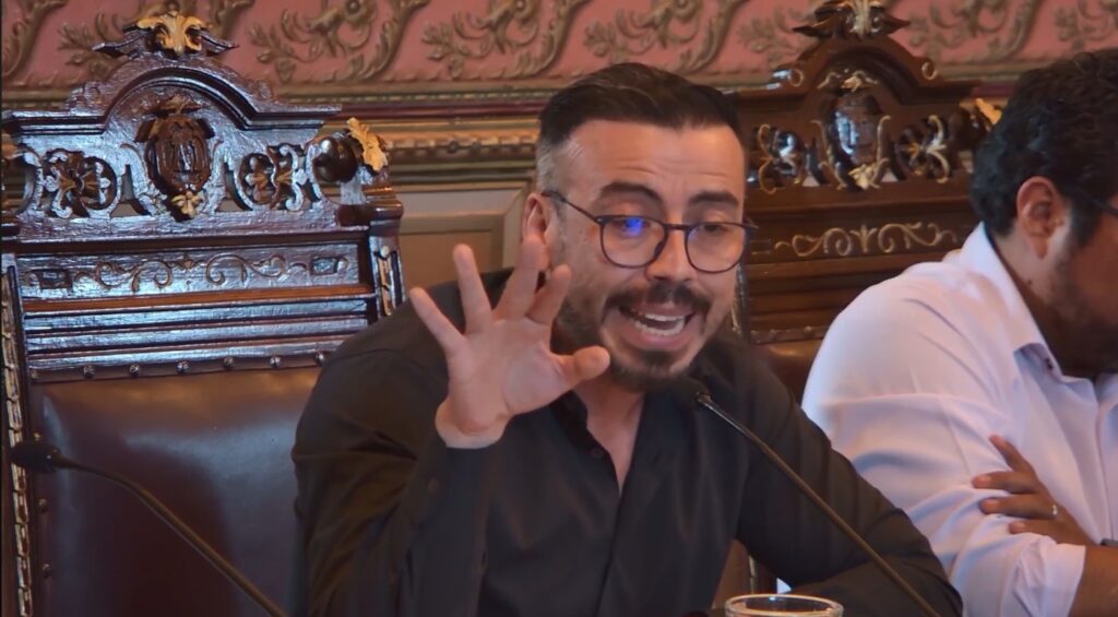 “Chapulín oportunista” y misoginia: estalla pelea entre PAN y Morena en Ayuntamiento de Irapuato
