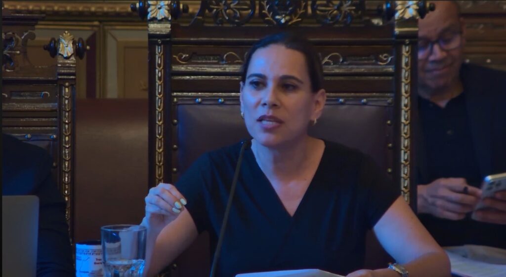 “Chapulín oportunista” y misoginia: estalla pelea entre PAN y Morena en Ayuntamiento de Irapuato