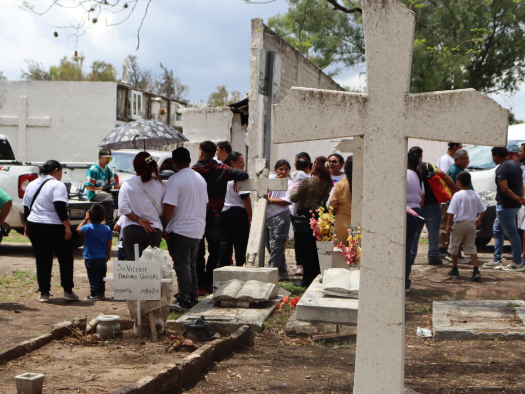 Entre exigencias de justicia, despiden a Winnie, el niño asesinado en Irapuato