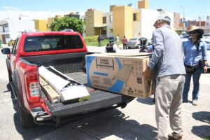 Más de 100 familias reciben calentadores solares en Irapuato para reducir el gasto en gas