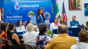 Libia Dennise fortalece en Chicago el respaldo a migrantes de Guanajuato con programas de retorno y apoyo
