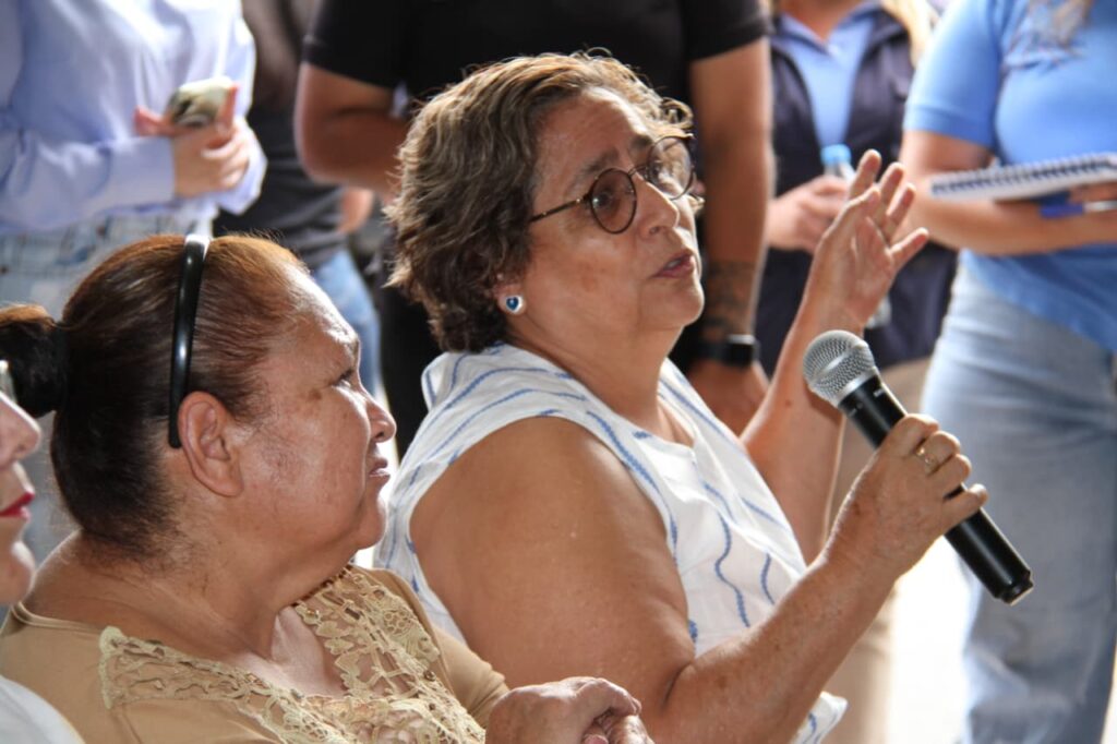 Tras 25 años, Las Trojes busca renovar sus calles, van por baches