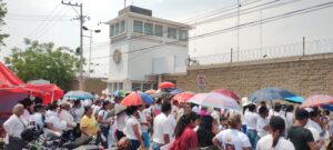 FiscalĂa de Guanajuato abandona a madres buscadoras en bĂşsqueda de campo, por miedo