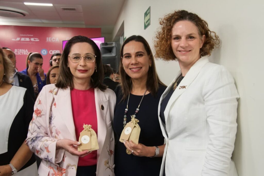 Irapuato impulsa liderazgo de las mujeres en el encuentro Electronics Connect HER