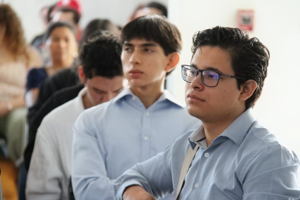 BecaSí 2026 entrega más de mil apoyos para que jóvenes de Irapuato continúen sus estudios