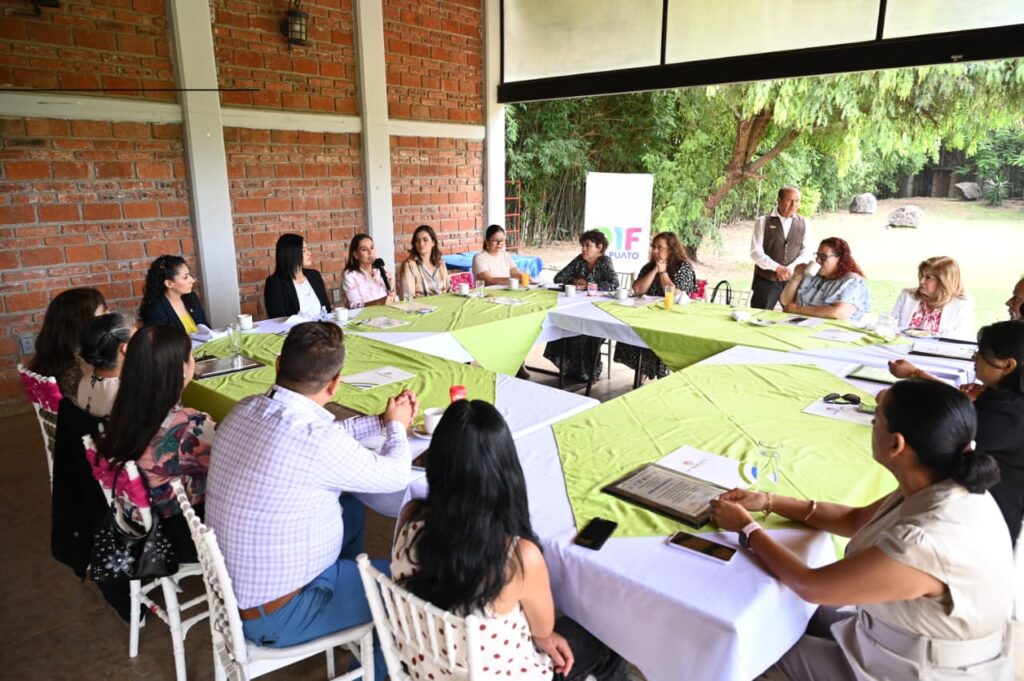 "Imagínense qué haríamos, cómo atenderíamos y canalizaríamos a lo más valioso que tenemos, que son nuestras niñas, niños y adolescentes, si no los tuviéramos a ustedes. Hoy quiero decirles gracias de todo corazón, a nombre de la ciudad y de todas esas vidas que han pasado por sus manos",
