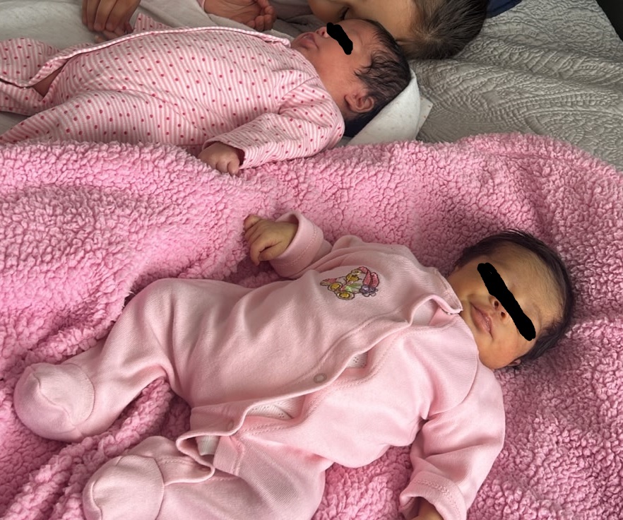 Renata y Emilia, las gemelas prematuras nacidas en Celaya, regresan a casa tras luchar por su vida