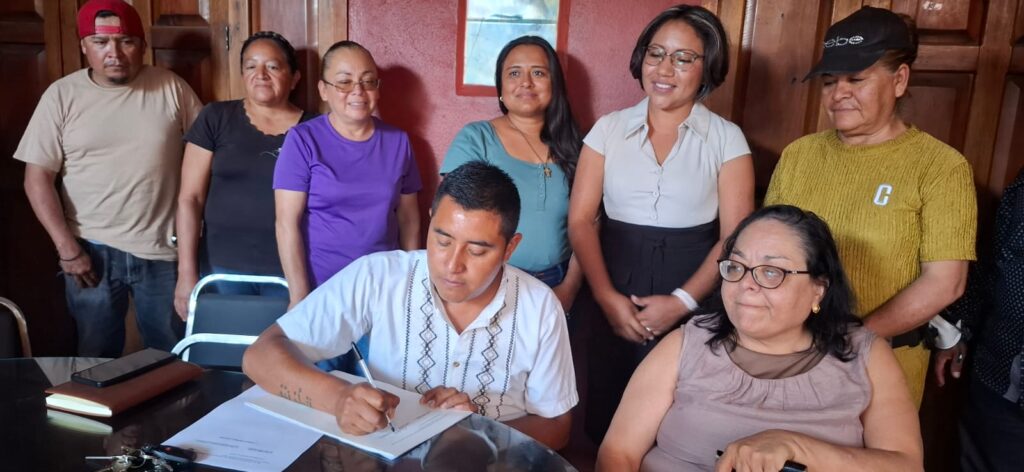 “Sí se pudo”, movimiento de Cecilia Coronilla firma escrituras de la Alfredo V. Bonfil en Irapuato