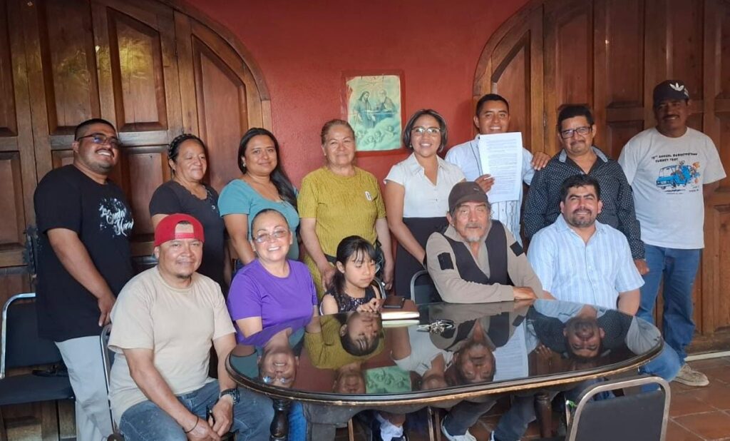 “Sí se pudo”, movimiento de Cecilia Coronilla firma escrituras de la Alfredo V. Bonfil en Irapuato