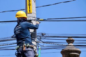 Gobierno de Irapuato y empresas de telecomunicaciones ordenan cableado