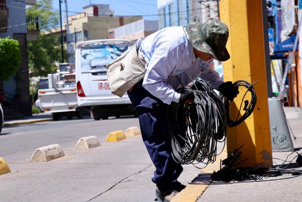 Gobierno de Irapuato y empresas de telecomunicaciones ordenan cableado