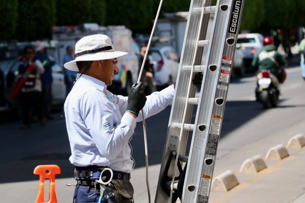 Gobierno de Irapuato y empresas de telecomunicaciones ordenan cableado