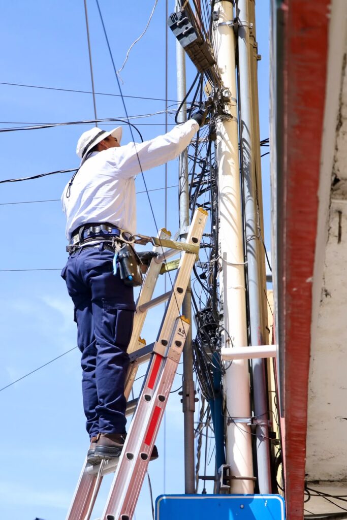 Gobierno de Irapuato y empresas de telecomunicaciones ordenan cableado