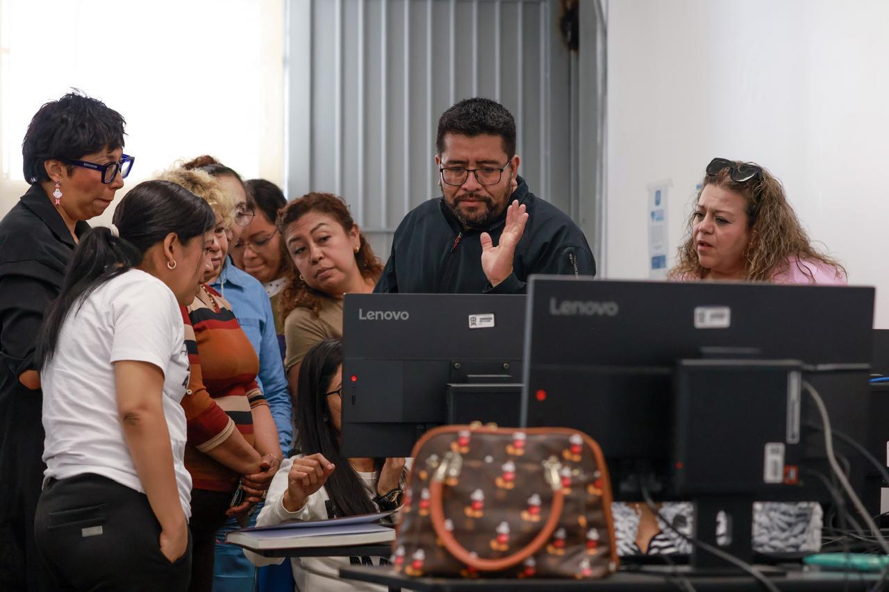 Mujeres de Guanajuato tendrán cursos gratis de inteligencia artificial y oficios
